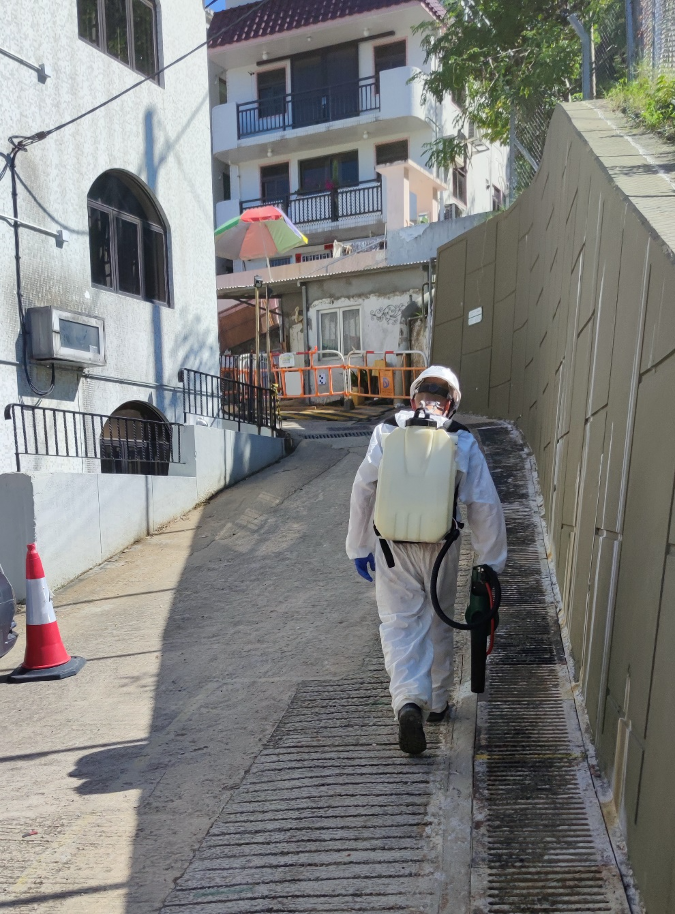 在西貢各村進行冷霧滅蚊