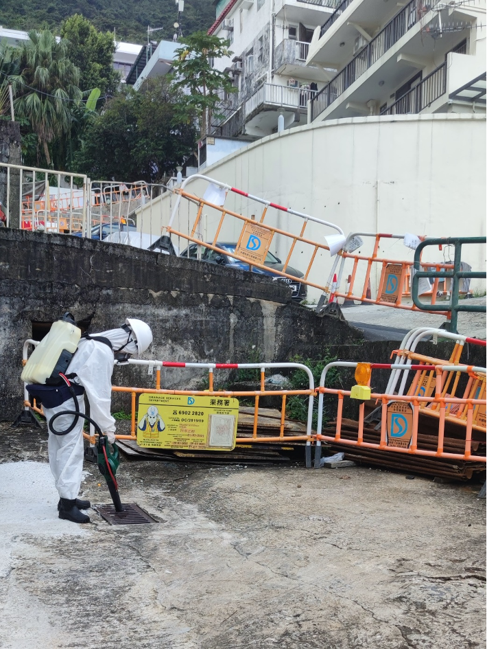 在西貢各村進行冷霧滅蚊